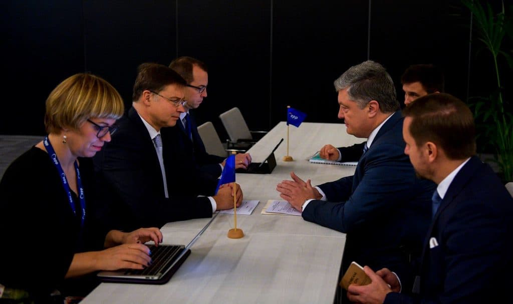 Порошенко стверджує, що Єврокомісія допоможе Україні отримати допомогу від МВФ - зустріч в Гельсінкі