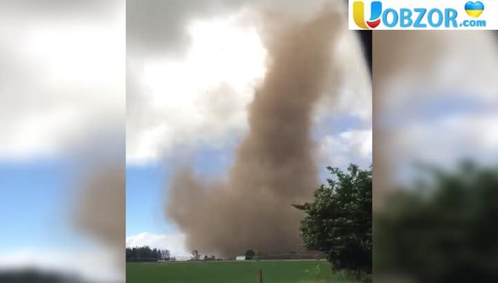 "Божевільна погода": очевидці зняли на відео торнадо діаметром кілька сотень метрів