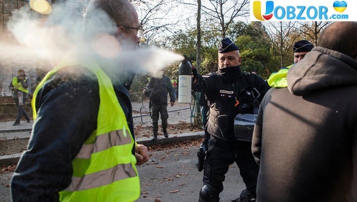 "Жовті жилети" ранять французьких поліцейських і "закривають" метро