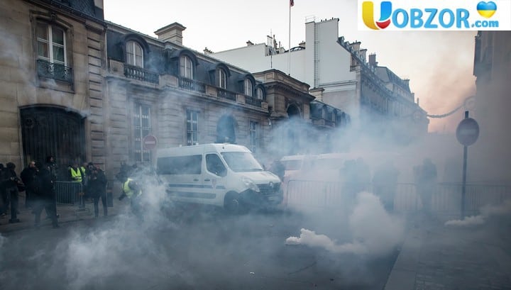 В центрі Парижа поранено двох журналістів RT France