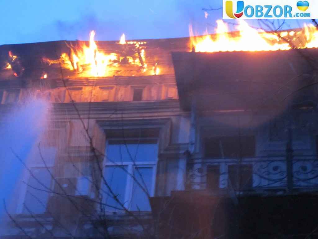 Вночі в Одесі горіла багатоповерхівка: 40 людей евакуювали