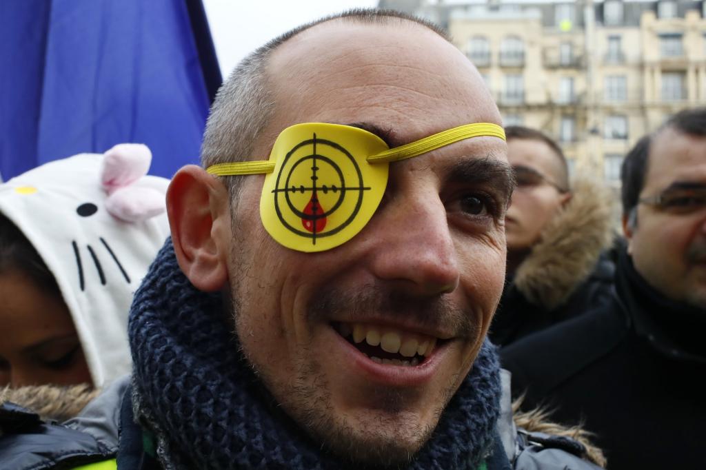 Дванадцята хвиля протестів "жовтих жилетів" у Франції