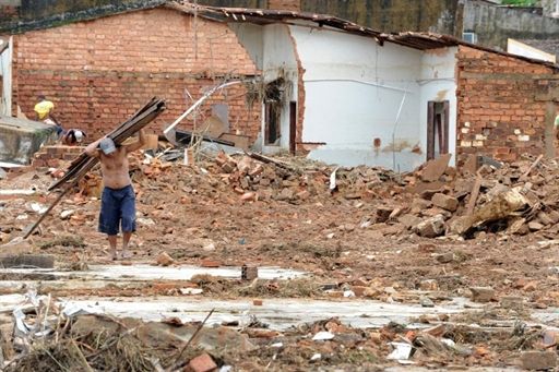 Сильна повінь в Бразилії: на даний момент відомо про 12 жертв