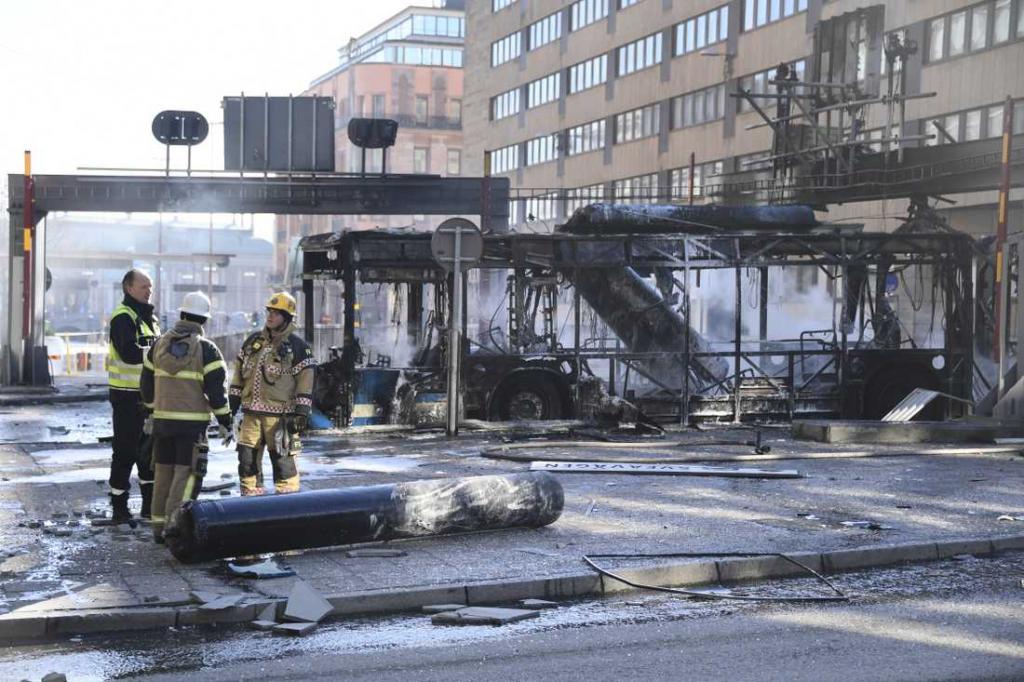 У центрі Стокгольму вибухнув пасажирський автобус