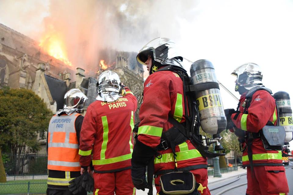Пожежу у Соборі Паризької Богоматері вдалося локалізувати