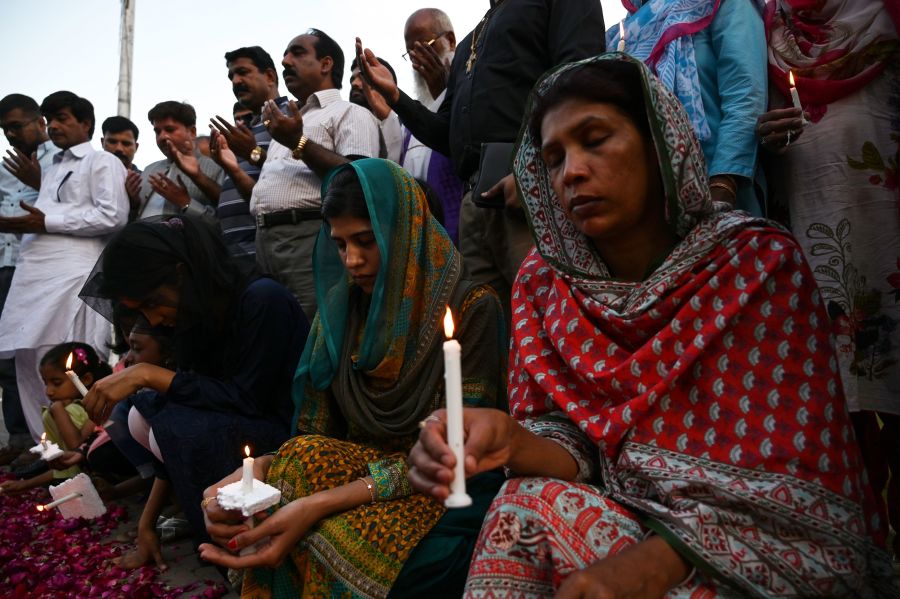 Кількість загиблих на Шрі-Ланці перевищила 300 осіб
