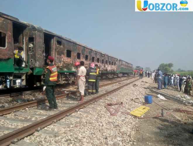 В Пакистані загорівся поїзд під час руху: відомо про 46 жертвах